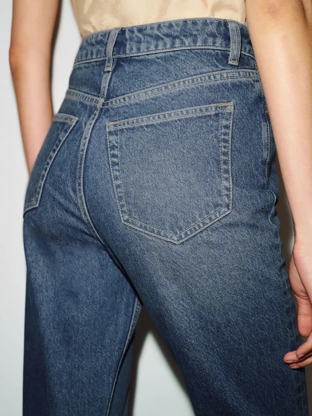 Reformation Cynthia High Rise Straight Jeans Size 28 Reg - Picture 4 of 7